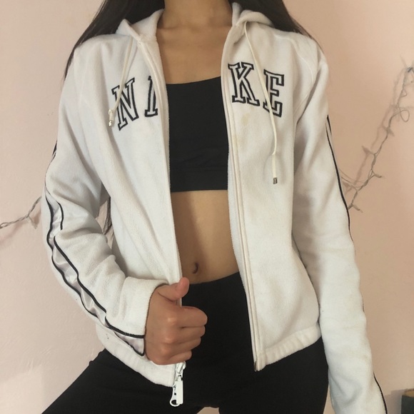 Nike Jackets & Blazers - *RARE* VINTAGE 90s NIKE HOODIE